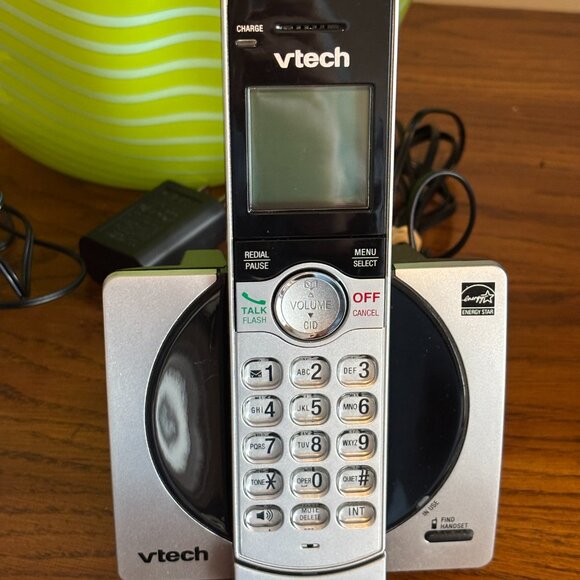 VTech DECT 6.0 Dual Handset Cordless Phones with CID, Backlit Keypads and Screen - Picture 5 of 8